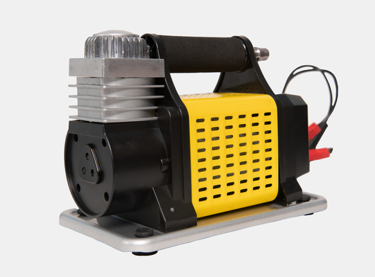 Inflatore portatile per pneumatici per auto con manometro e tubo di pressione metallici