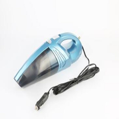 Aspirapolvere blu del veicolo con l'aspirapolvere tenuto in mano del compressore dello strumento 250PSI del segno di omissione