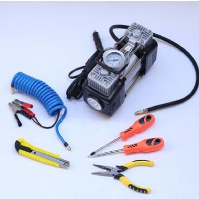 Un buon prezzo. Scosse elettriche portatili d'argento dell'aria del compressore d'aria 12v dei compressori d'aria del veicolo per i camion in linea