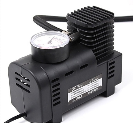 Un buon prezzo. Peso 0,8 chilogrammi dell'automobile di aria di CC portatile 12V della pompa 250 PSI di pressione con l'orologio in linea